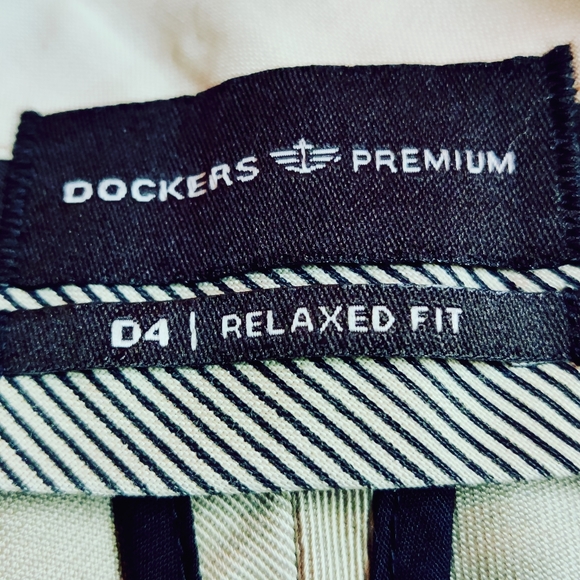 3 Pair bundle of Dockers Khacki slacks 36W x 34L - Picture 3 of 8